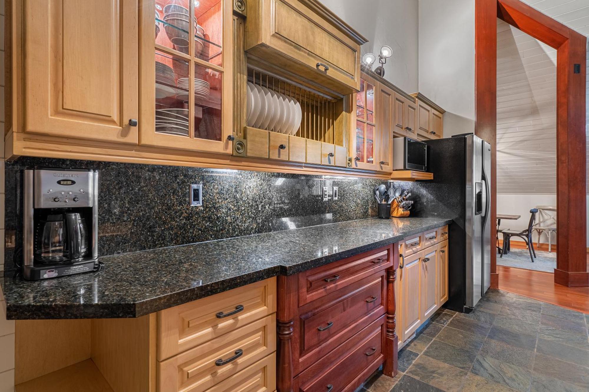 Parkland301 Sunlit 2,000 Ft² Penthouse With Mtn View Lejlighed Canmore Eksteriør billede