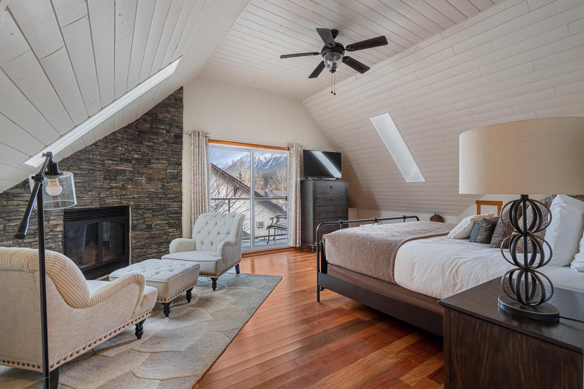 Parkland301 Sunlit 2,000 Ft² Penthouse With Mtn View Lejlighed Canmore Eksteriør billede