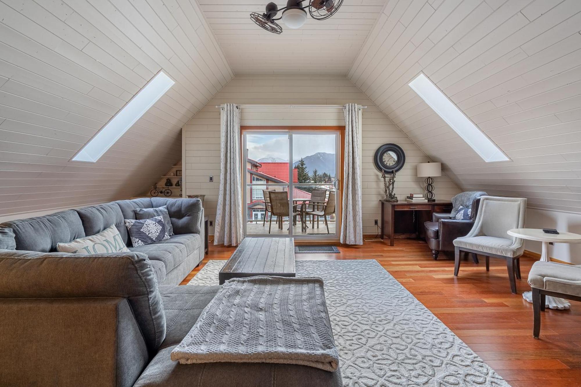 Parkland301 Sunlit 2,000 Ft² Penthouse With Mtn View Lejlighed Canmore Eksteriør billede